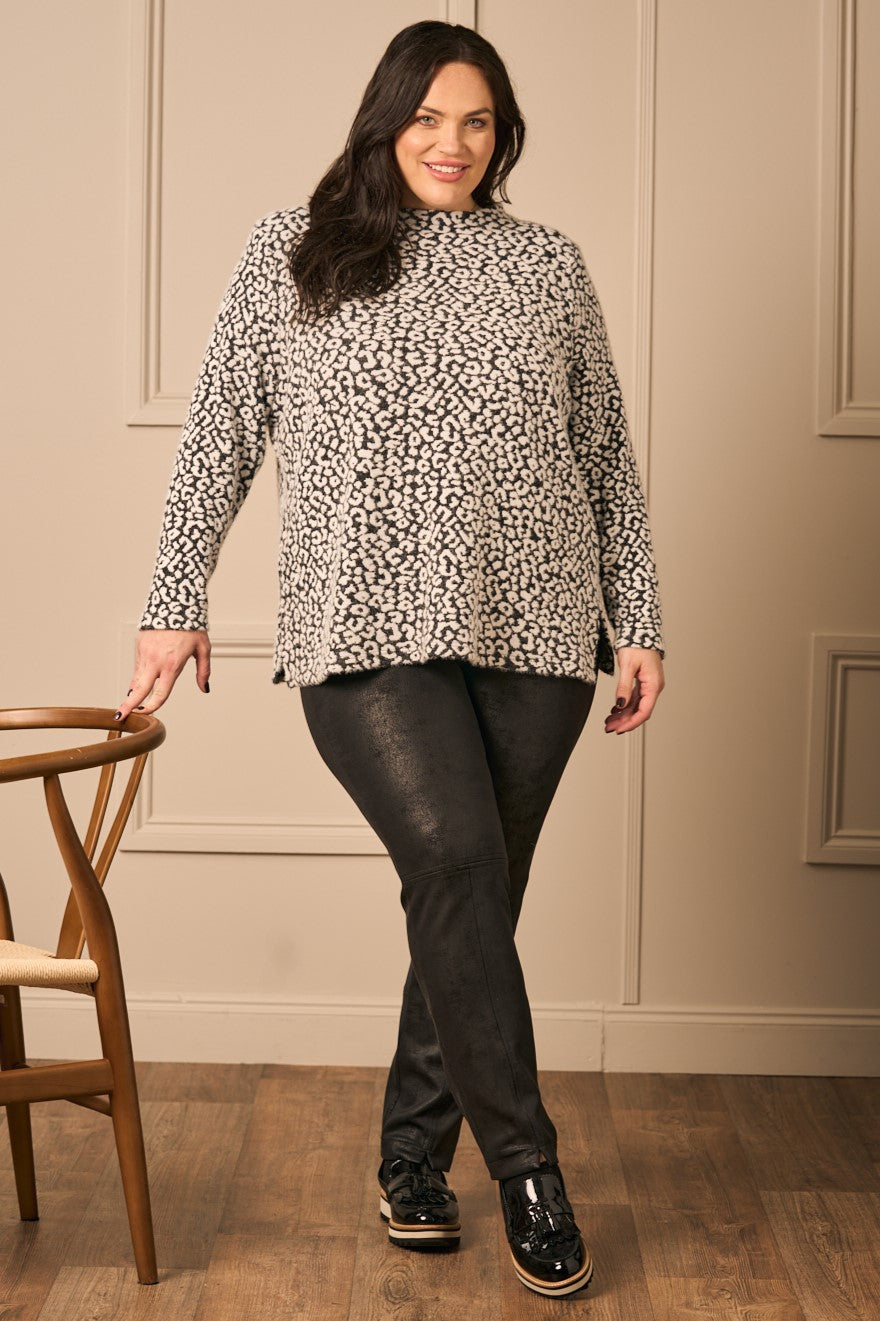 Our gorgeous model Zhana Paton is modelling our fabulous Mona Lisa faux leather trousers in black for Plus Size Specialists Froxx Clothing