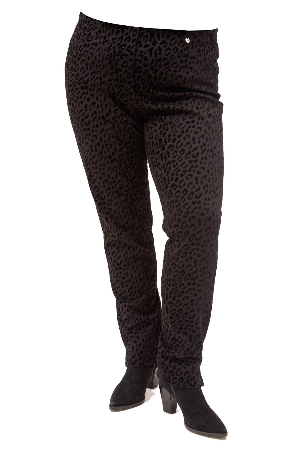 Woman is wearing Robell flack trousers in black