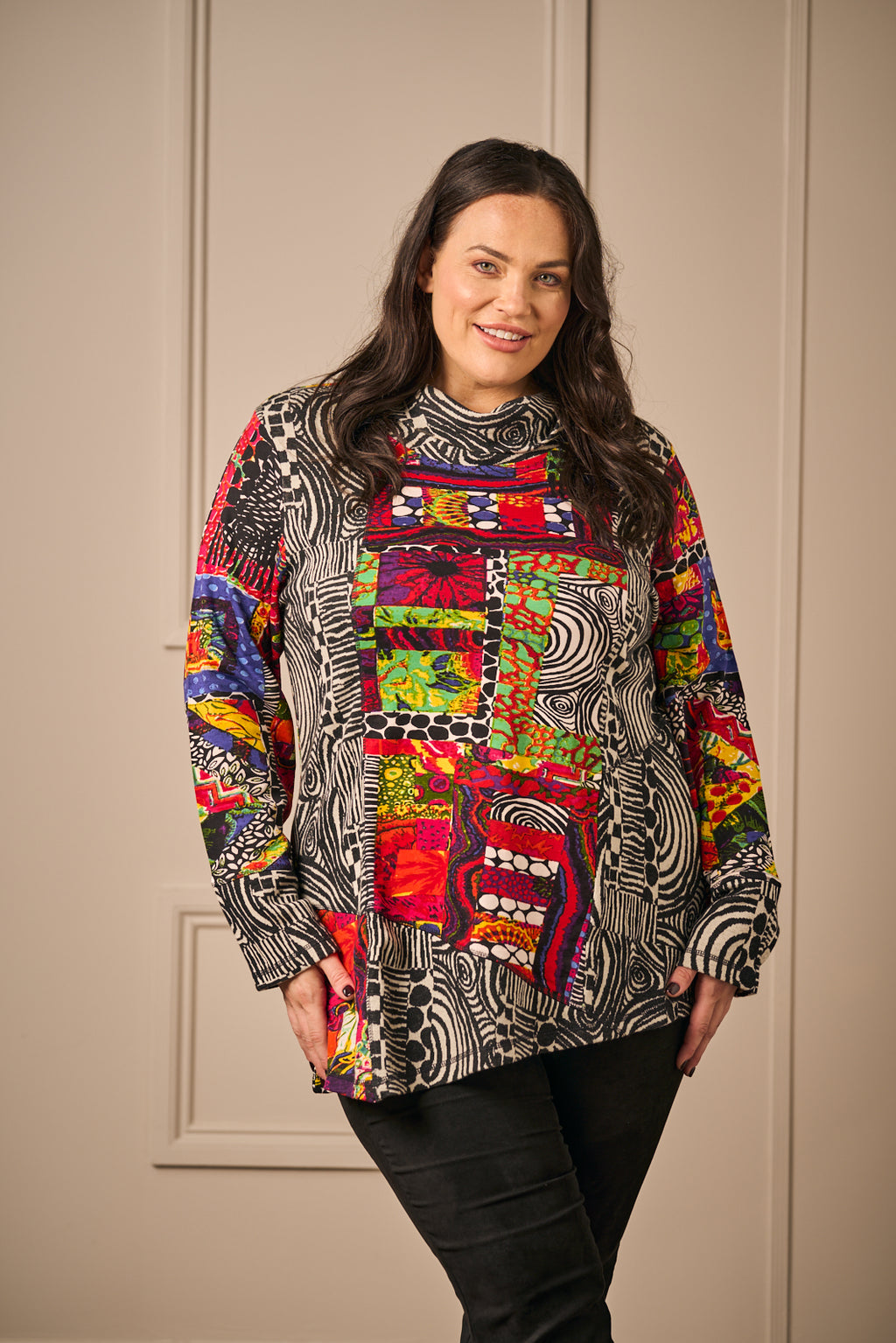 Orientique patch cowl top - Black/Red