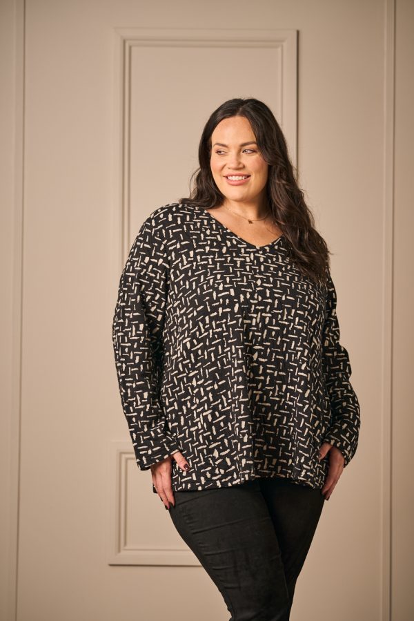Orientique V neck knit tee - Black/White - Image 4