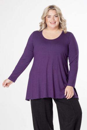 Our Exelle model is wearing Exelle Saskatol jersey tee in purple for plus size specialists Froxx Clothing