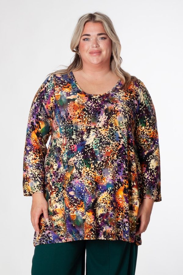 The Exelle model is wearing Exelle Trozoni jersey tunic tee in multicolours for plus size specialists Froxx CLothing